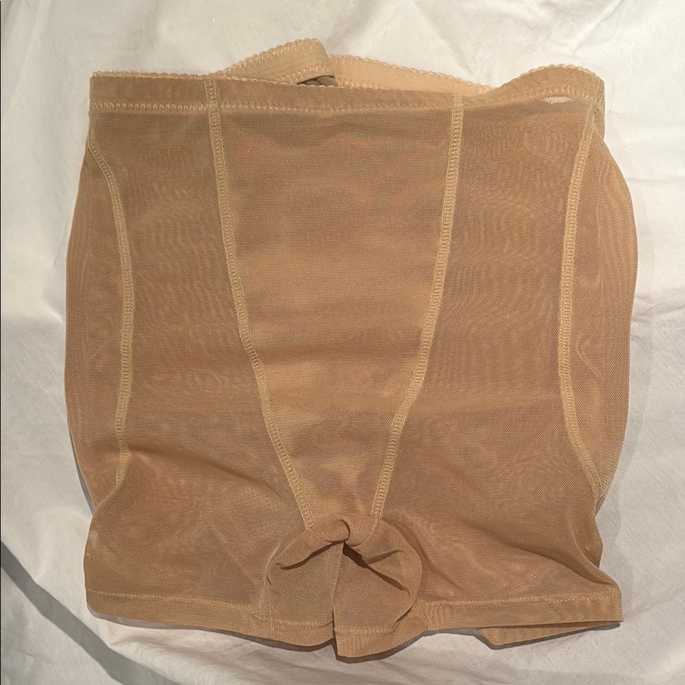 NWOT High-Waisted Shapewear Shorts Removable Pads for Hips